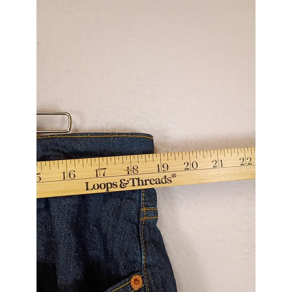 Levis slip into
